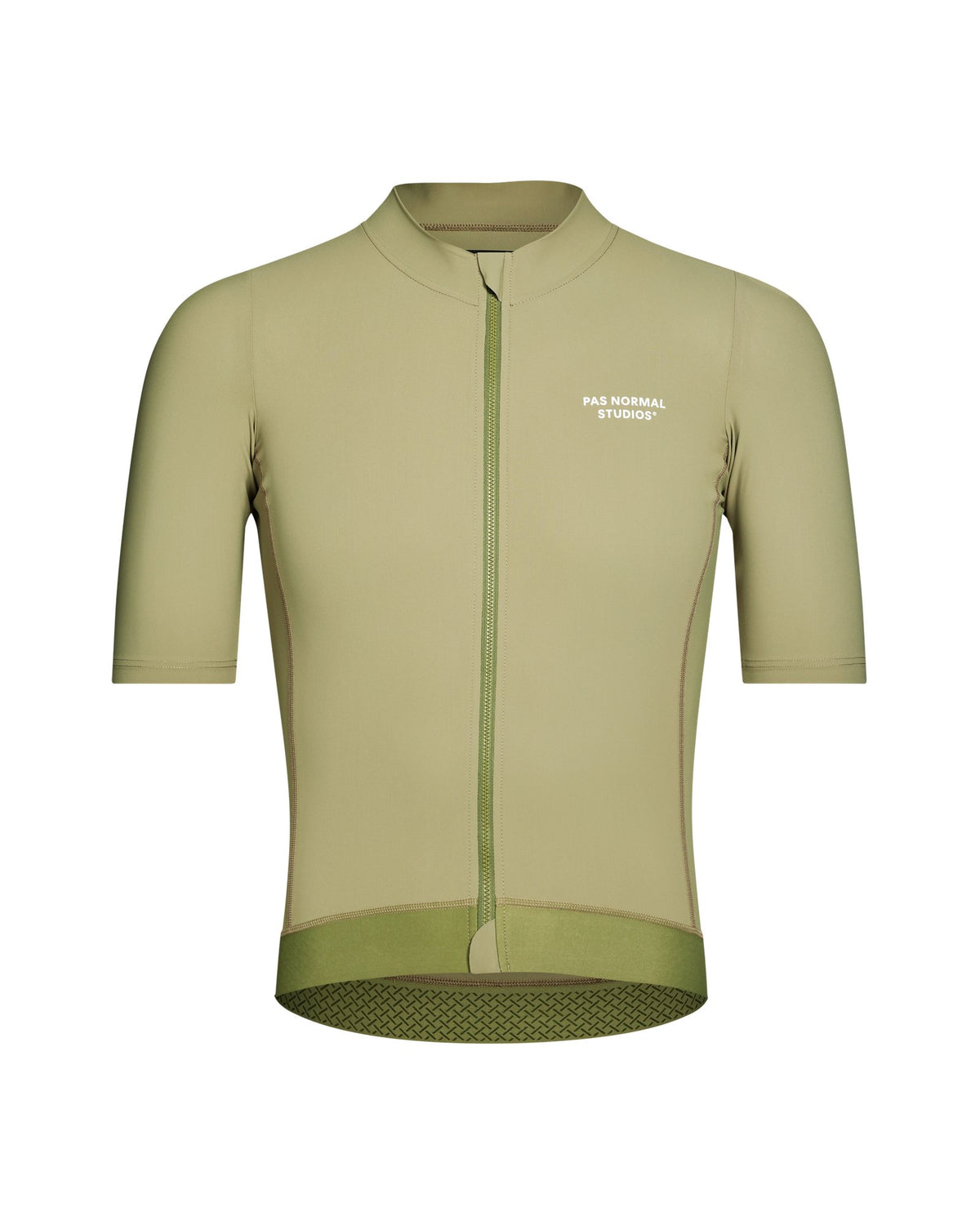 Maillot Corto Pas Normal Studios Essential en Light Olive, producto plano sobre fondo #Color_Light Olive