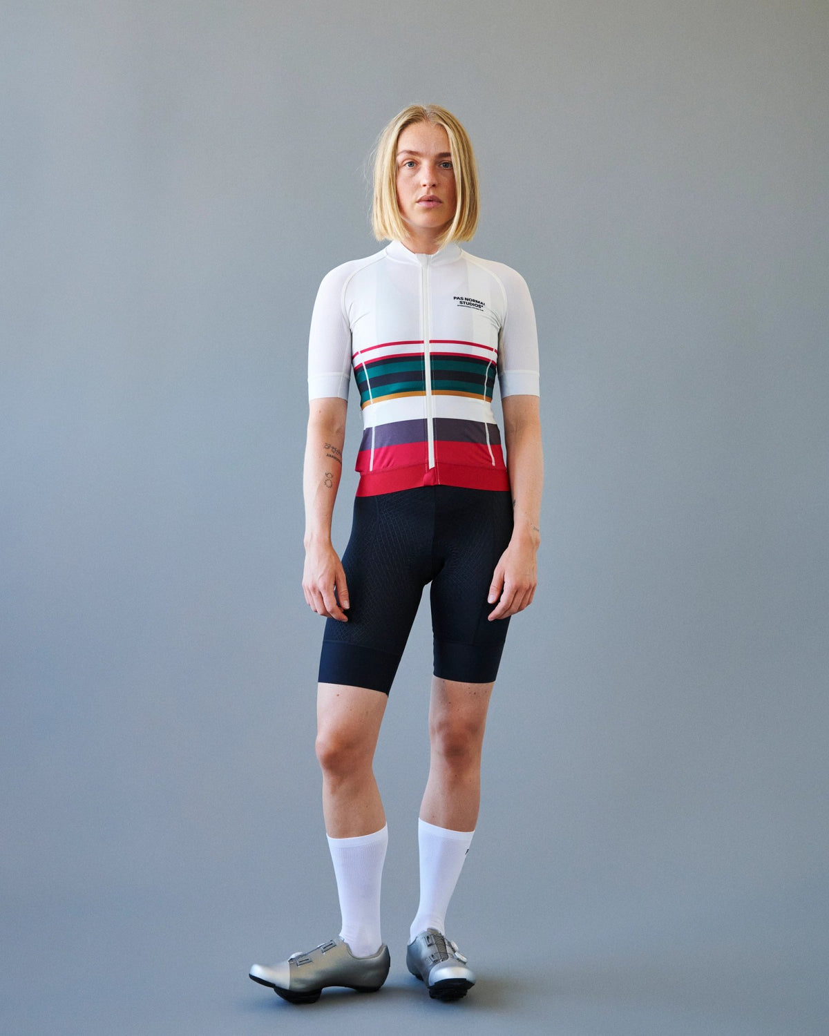 Maillot Corto Mujer Pas Normal Studios Mechanism Late Drop en Off White, foto de modelo frontal #Color_Off White