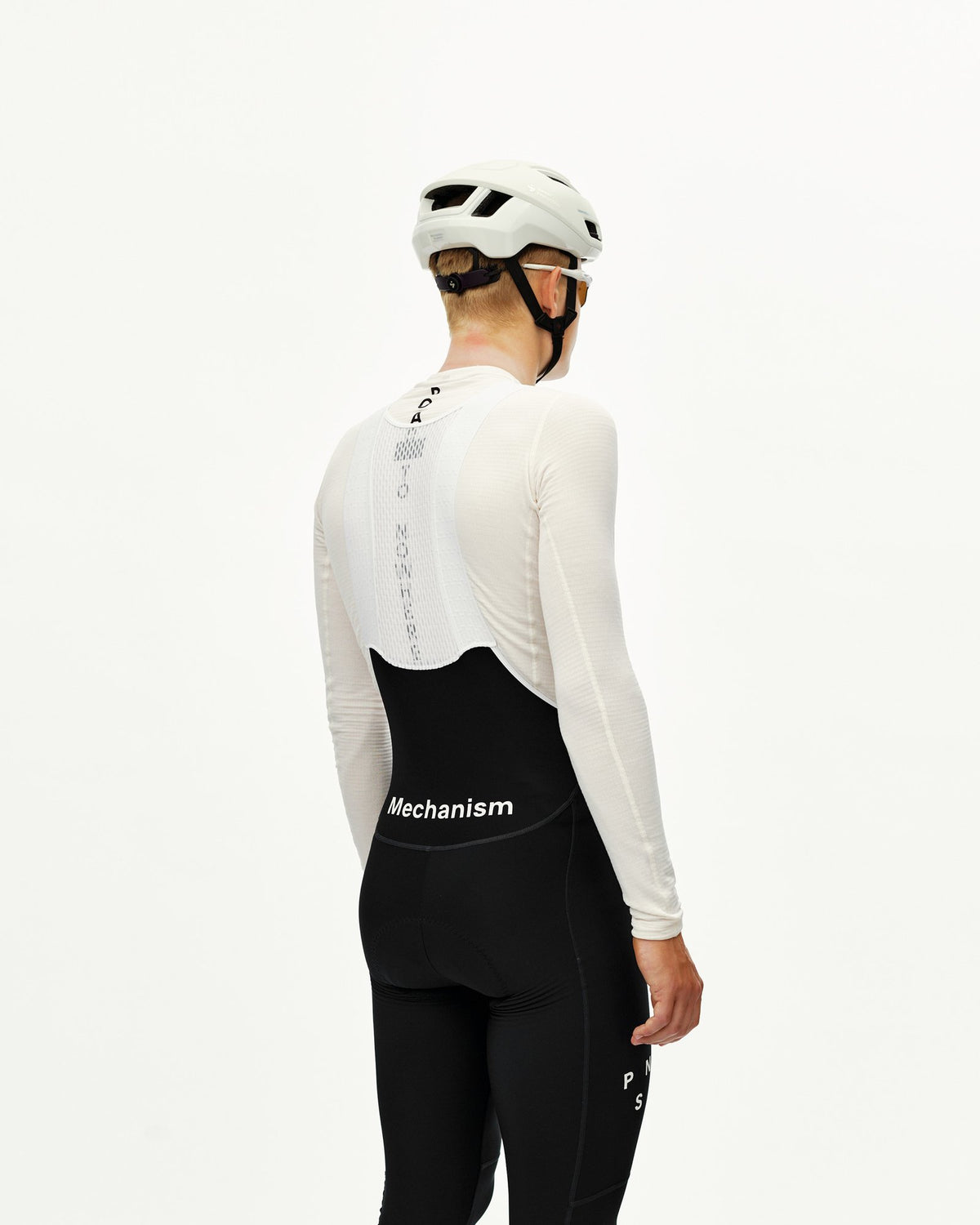 Culotte largo Pas Normal Studios Mechanism Thermal en Black, llevado por el modelo, vista trasera #Color_Black