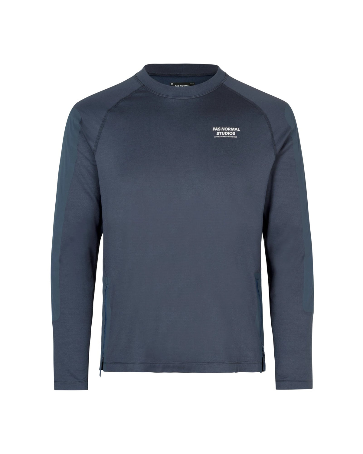 Camiseta Técnica Larga Pas Normal Studios Escapism en Classic Blue, producto plano sobre fondo #Color_Classic Blue