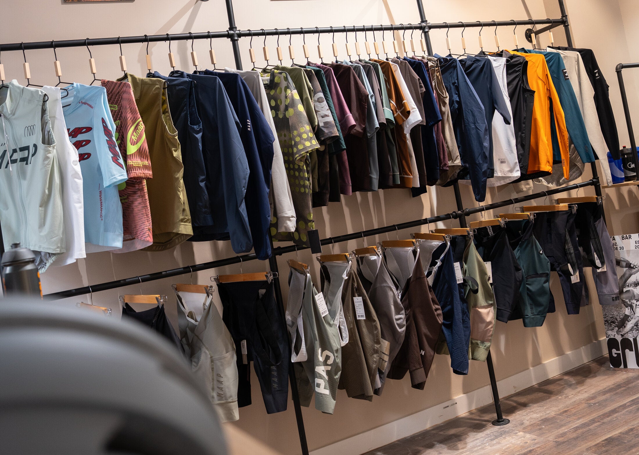 Interior de la tienda Dog Days en la calle Edgar Neville, Madrid