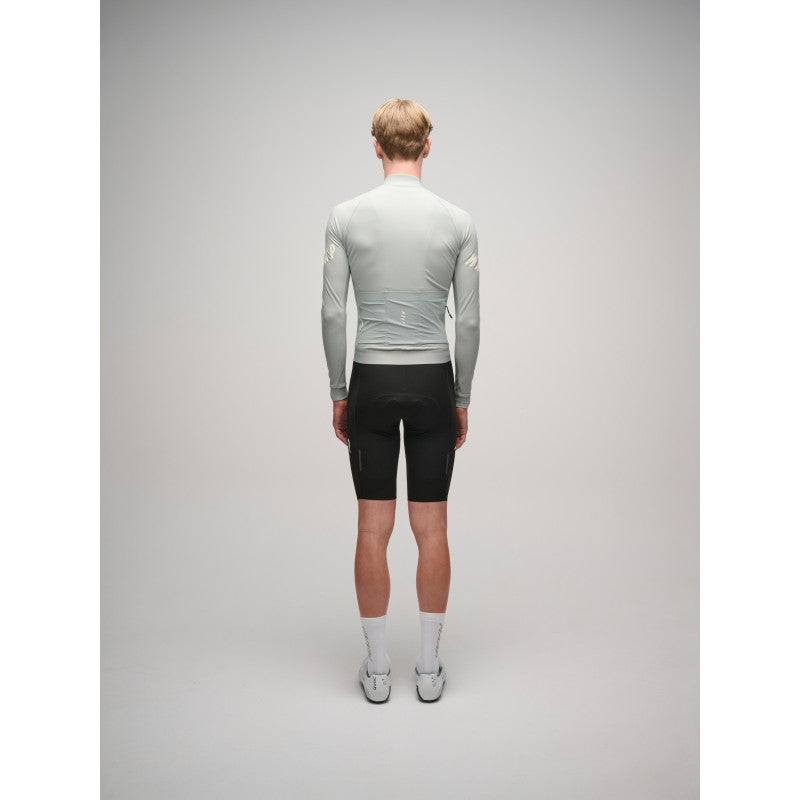 Maillot Largo Maap Aeon Thermal LS Jersey en Graystone, modelo, vista trasera o lateral #Color_Graystone