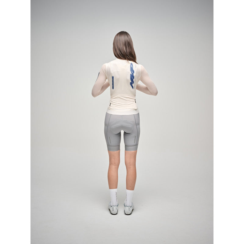 Maillot Largo Mujer Maap Blaze Pro Air LS Jersey 3.0 en Vanilla, modelo, vista trasera o lateral #Color_Vanilla
