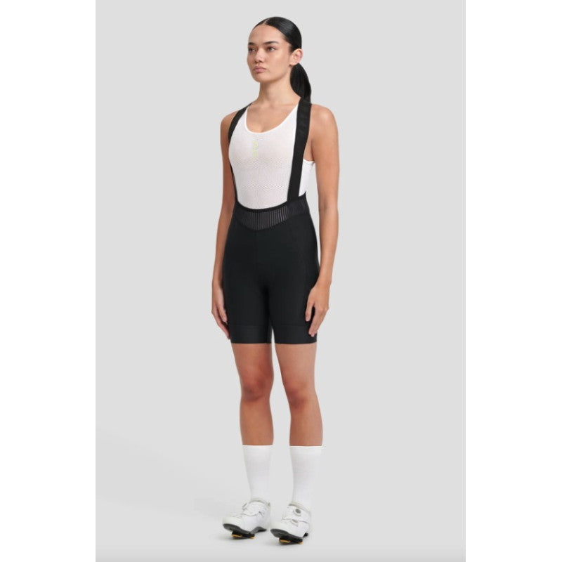 Culotte Corto Mujer Maap Short Team Bib Evo en Negro, modelo, vista frontal #Color_Negro