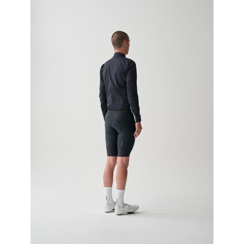 Chaqueta Maap Flow Jacket en Negro, modelo, vista trasera #Color_Negro