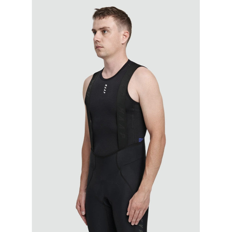 Camiseta Interior Maap Thermal Base Layer Vest en Negro, modelo, vista frontal #Color_Negro