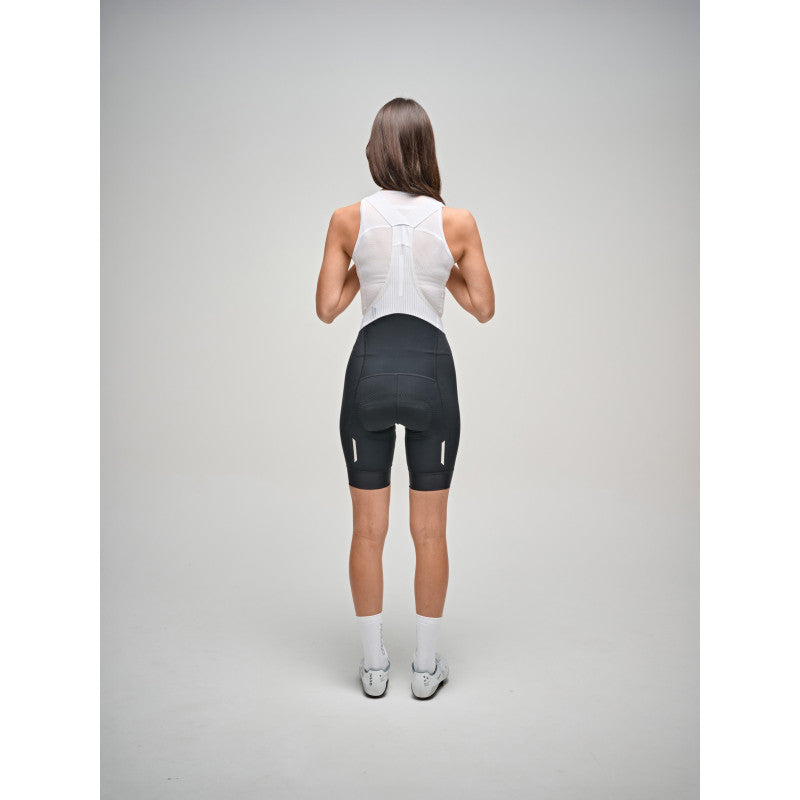 Camiseta Interior Mujer Maap Team Midweight Base Layer en Blanco, modelo, vista trasera #Color_Blanco