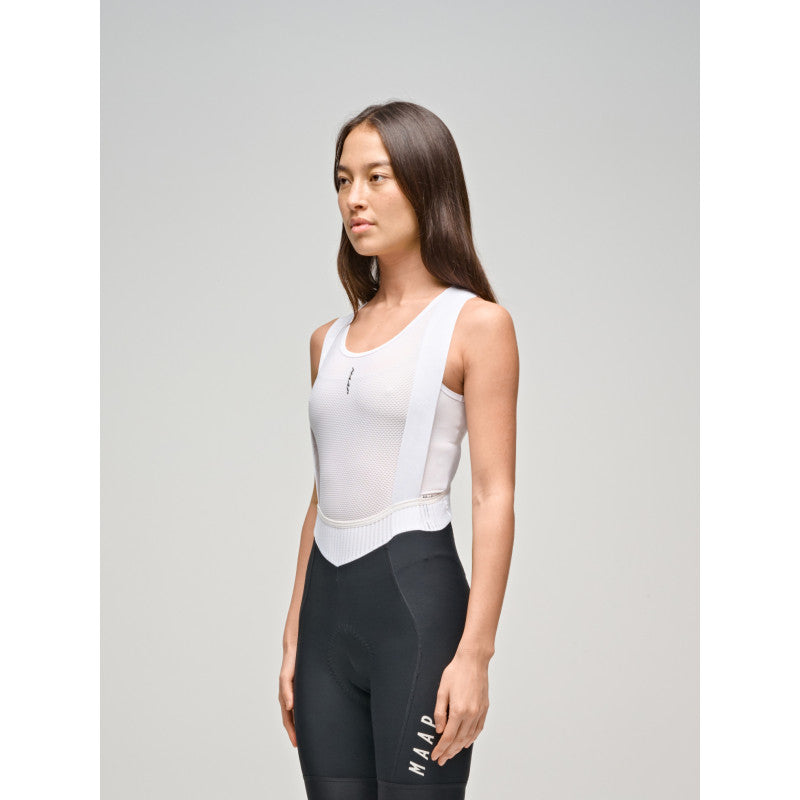 Camiseta Interior Mujer Maap Team Midweight Base Layer en Blanco, modelo, vista frontal #Color_Blanco