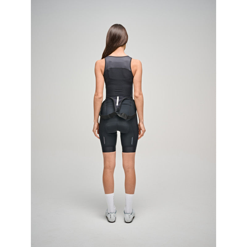 Camiseta Interior Mujer Maap Team Midweight Base Layer en Negro, modelo, vista trasera #Color_Negro