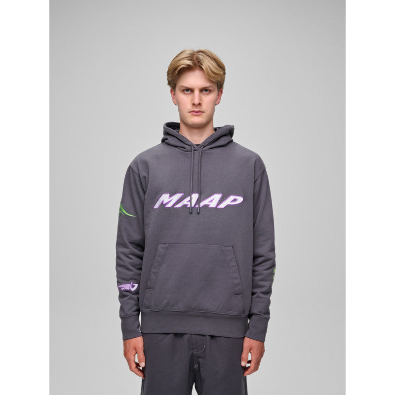 Sudadera Maap WorldTour 26 Hoodie en Midnight Gleam, modelo, vista frontal #Color_Midnight Gleam
