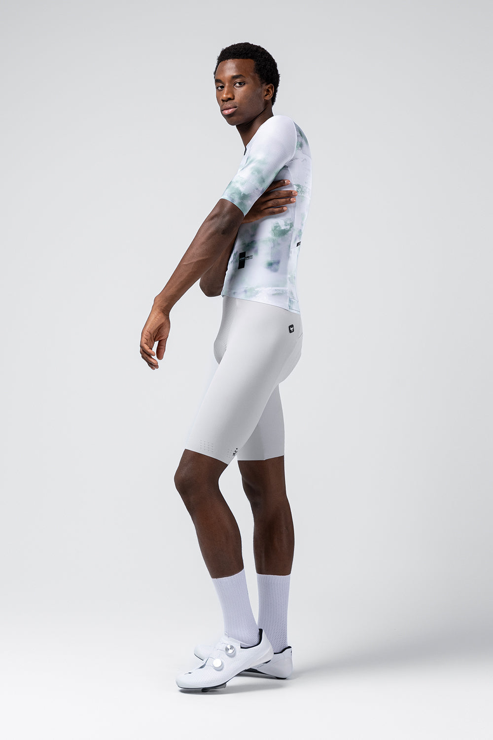 Maillot Gobik Attitude 2.0 en Moss, detalle de la manga con el logo #Color_Moss
