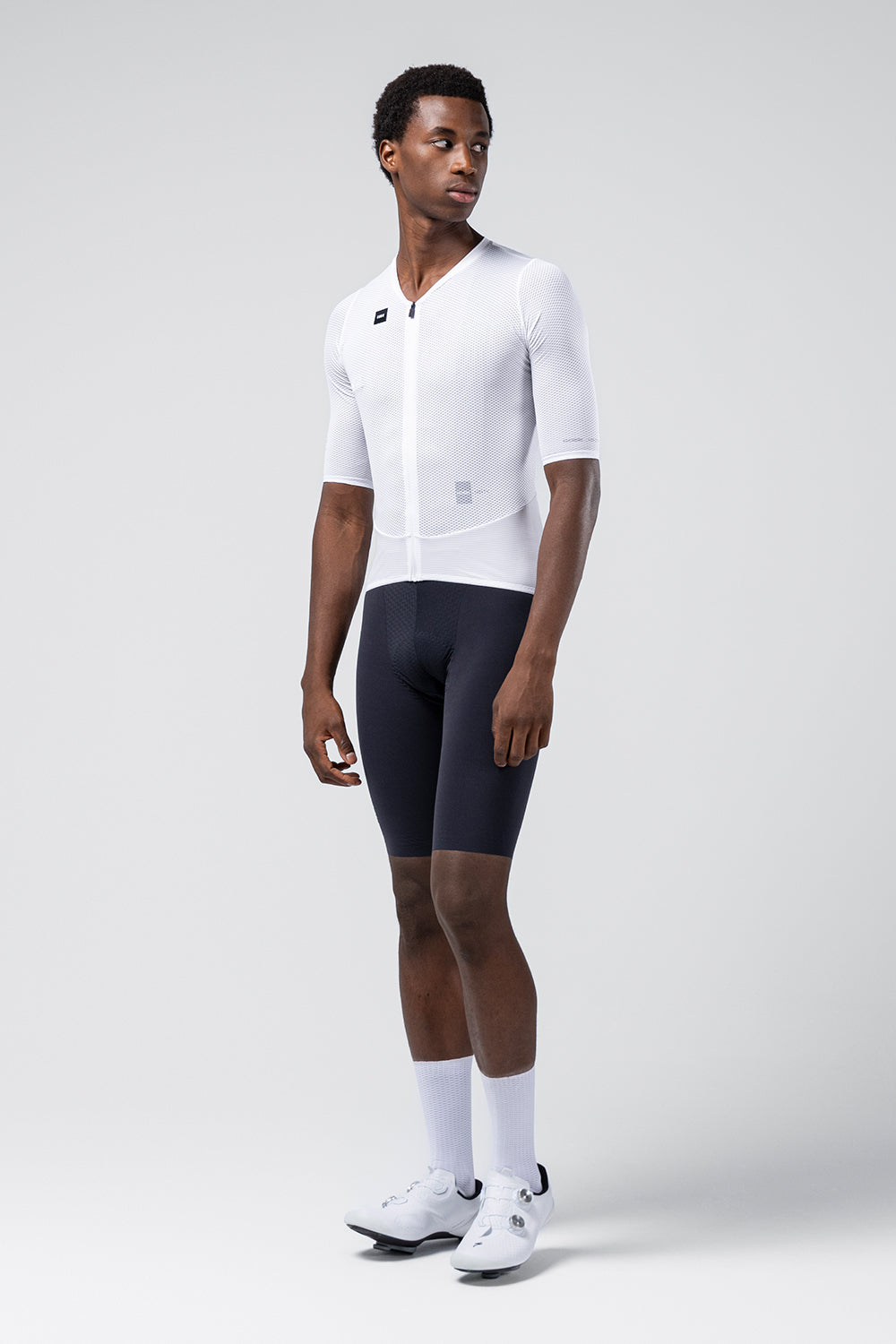 Maillot Gobik Carrera 3.0 en White, vista frontal sobre modelo #Color_White