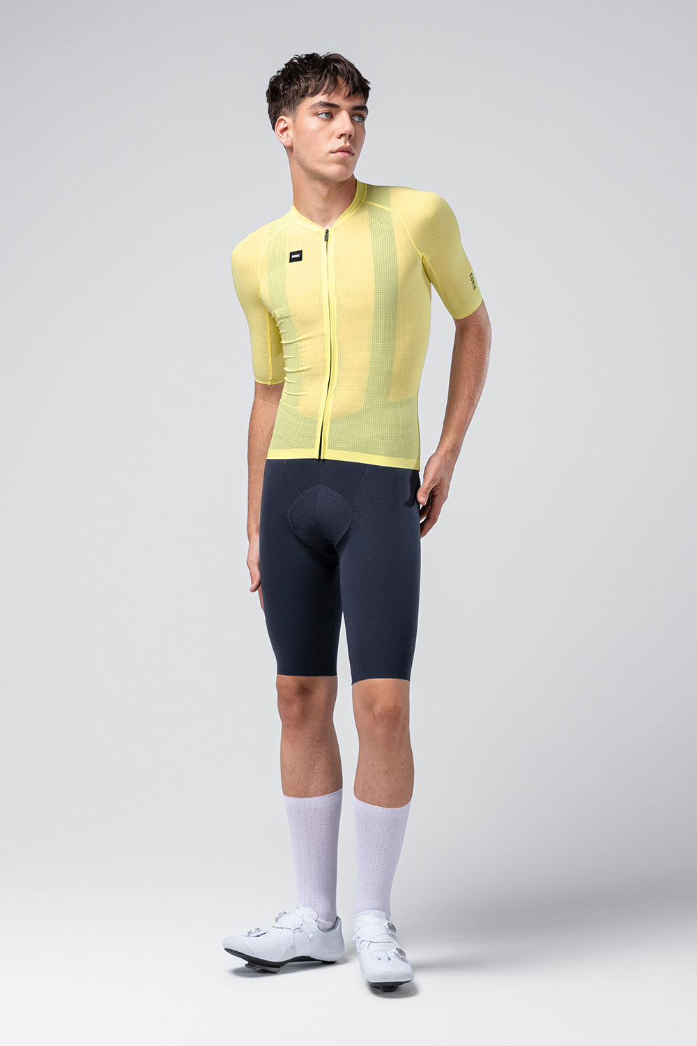 Maillot Gobik Phantom en Fanligth, vista frontal sobre modelo #Color_Fanligth