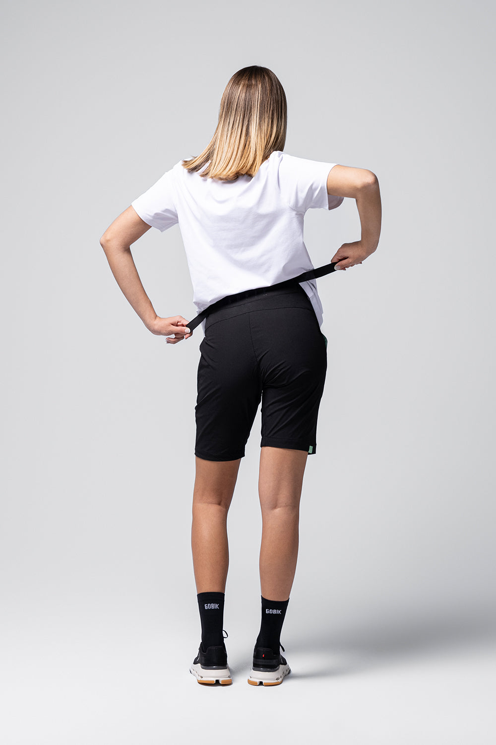 Pantalón Corto Mujer Gobik Commuter, Black, foto 2 #Color_Negro